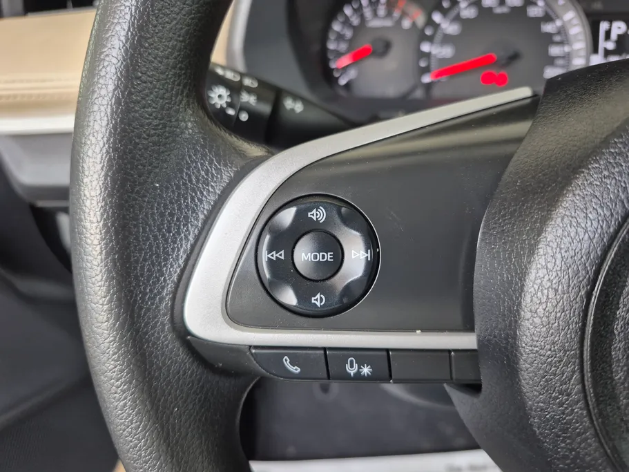 2024 Toyota Yaris  Y 