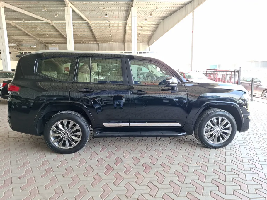 2024 Toyota Land Cruiser GXR 
