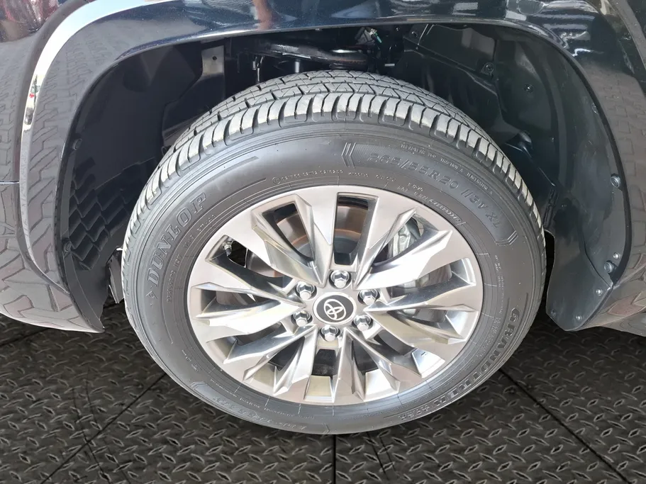2024 Toyota Land Cruiser GXR 