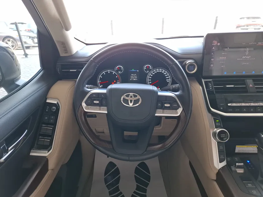2024 Toyota Land Cruiser GXR 