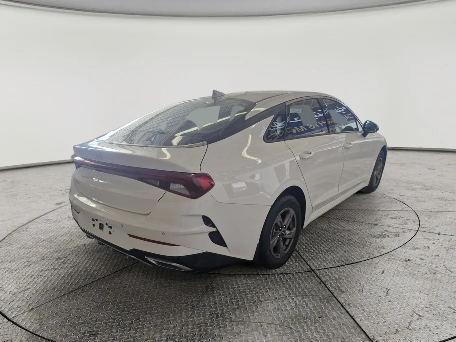 2023 Kia K5 LX 