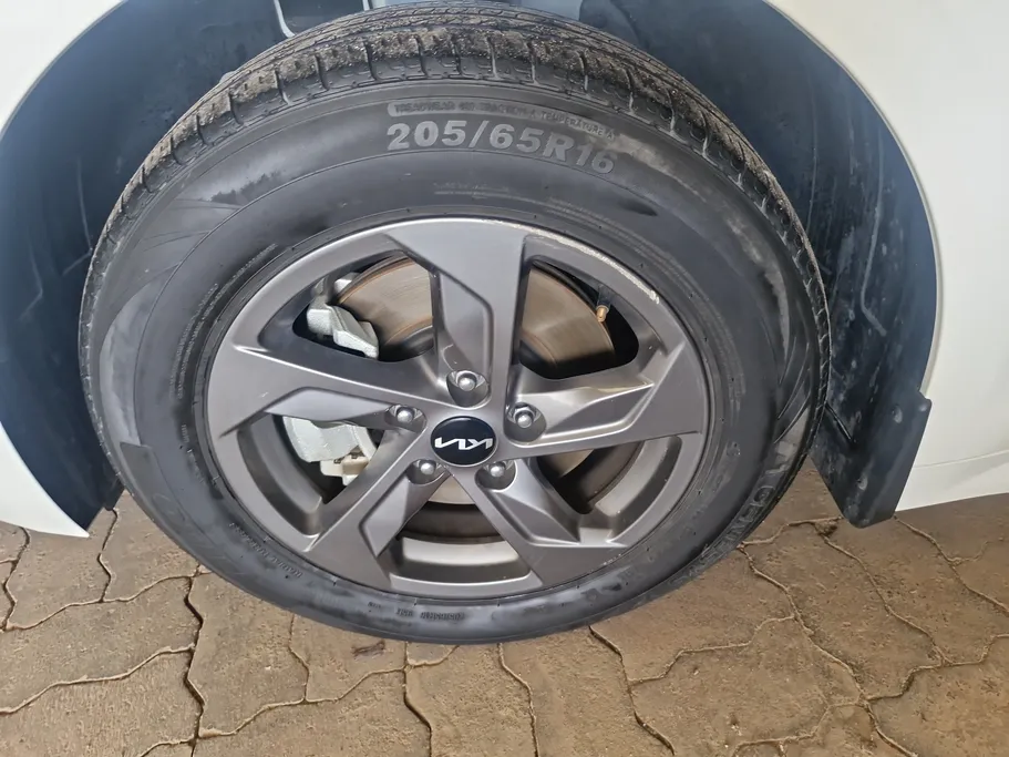 2023 Kia K5 LX 
