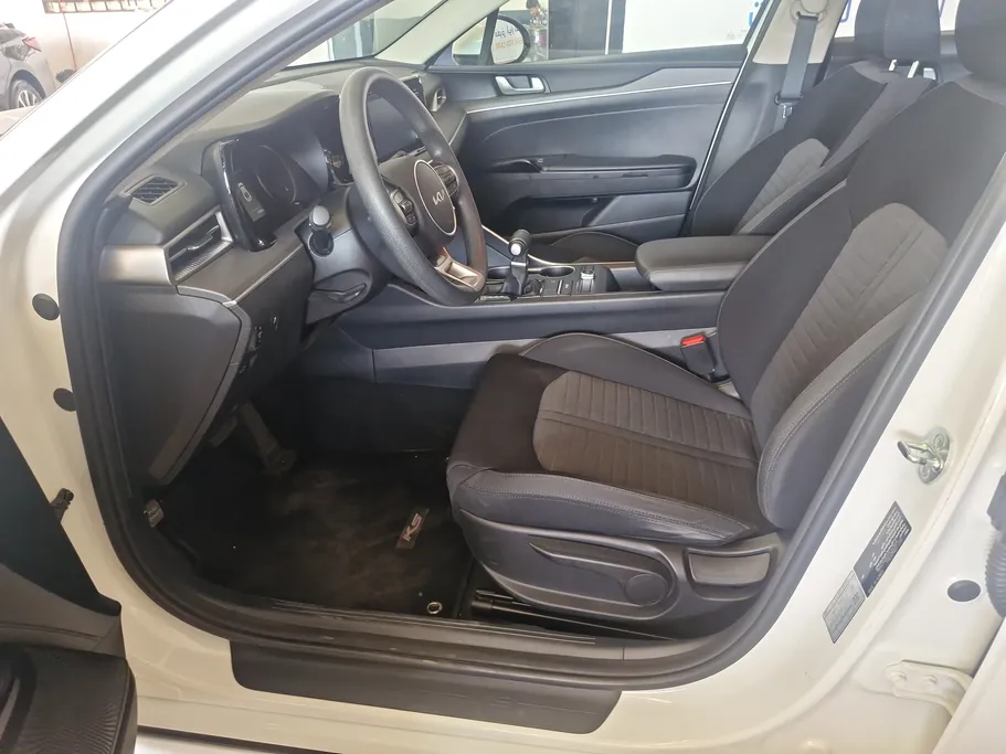 2023 Kia K5 LX 