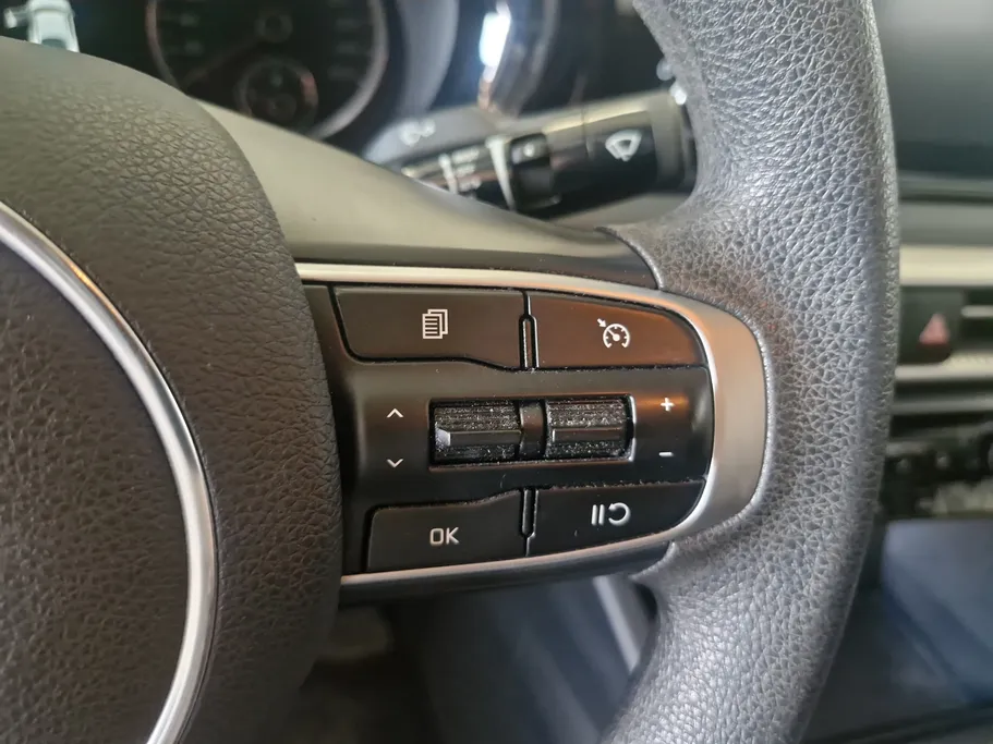 2023 Kia K5 LX 