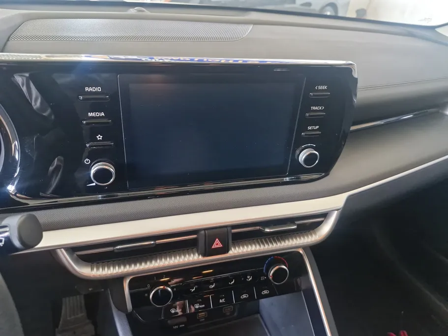 2023 Kia K5 LX 