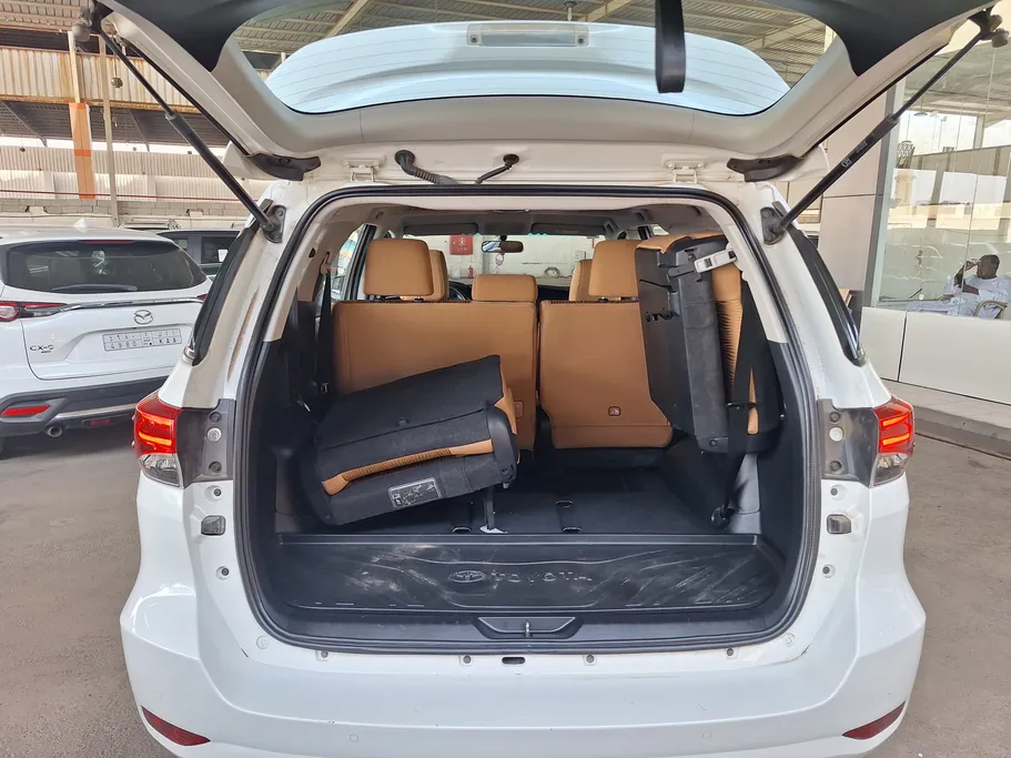 2023 Toyota Fortuner VX 