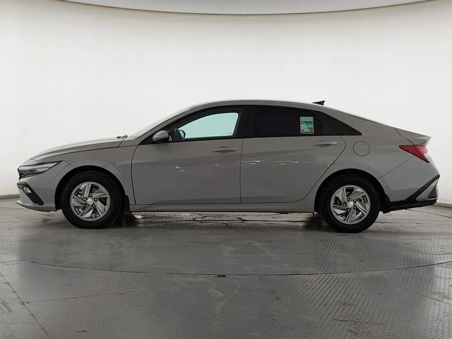 2025 Hyundai Elantra Fleet 