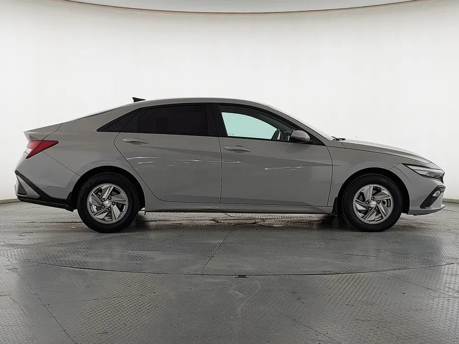 2025 Hyundai Elantra Fleet 