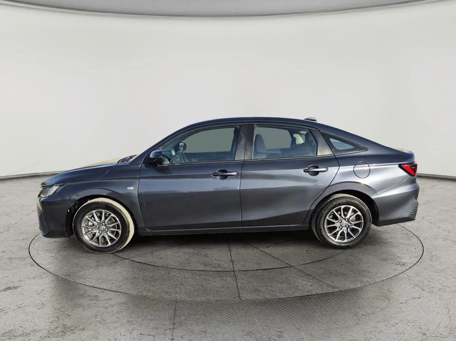 2023 Toyota Yaris  Y 