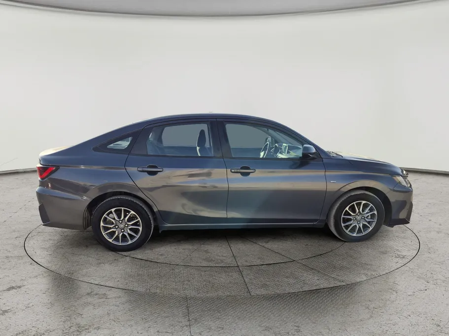 2023 Toyota Yaris  Y 