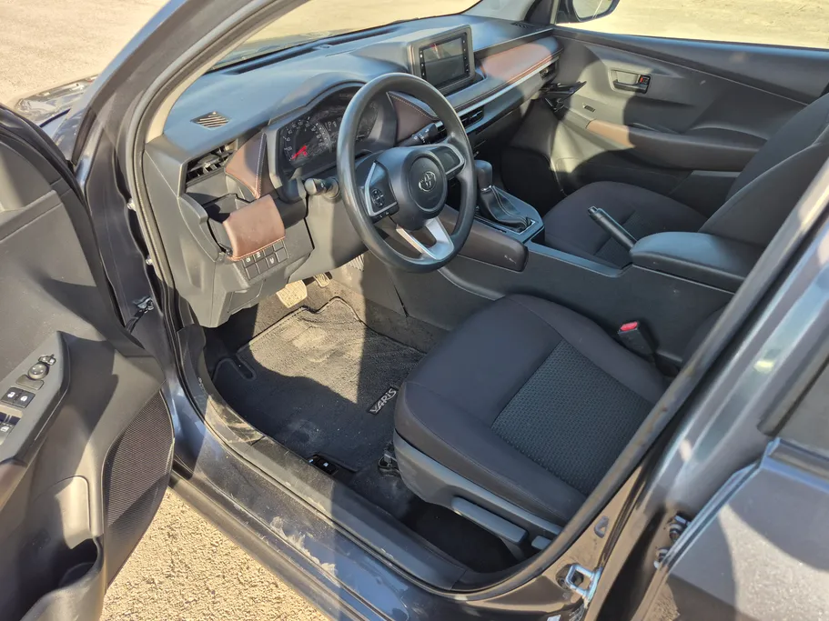 2023 Toyota Yaris  Y 