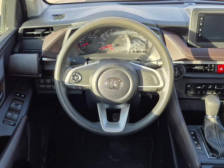 2023 Toyota Yaris  Y 