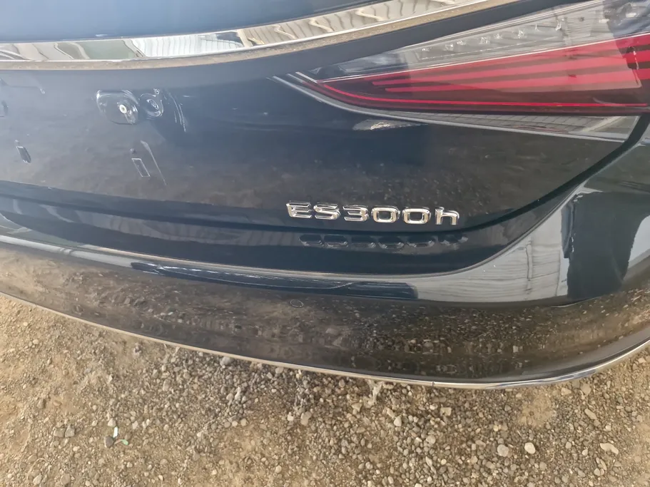 لكزس ES 300 H 2023 