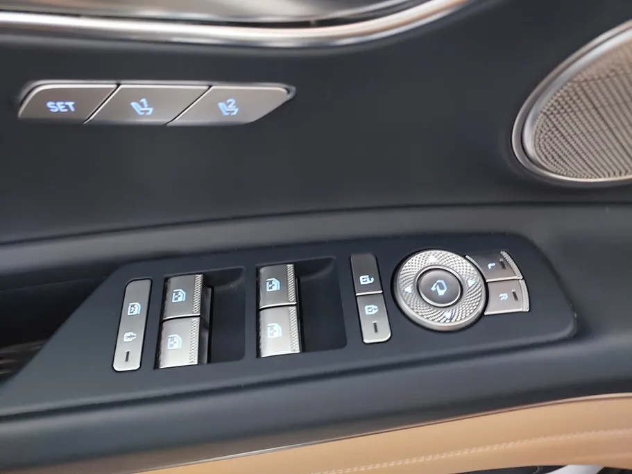 2023 Genesis GV80 Royal 
