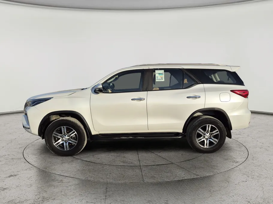 2023 Toyota Fortuner VX 