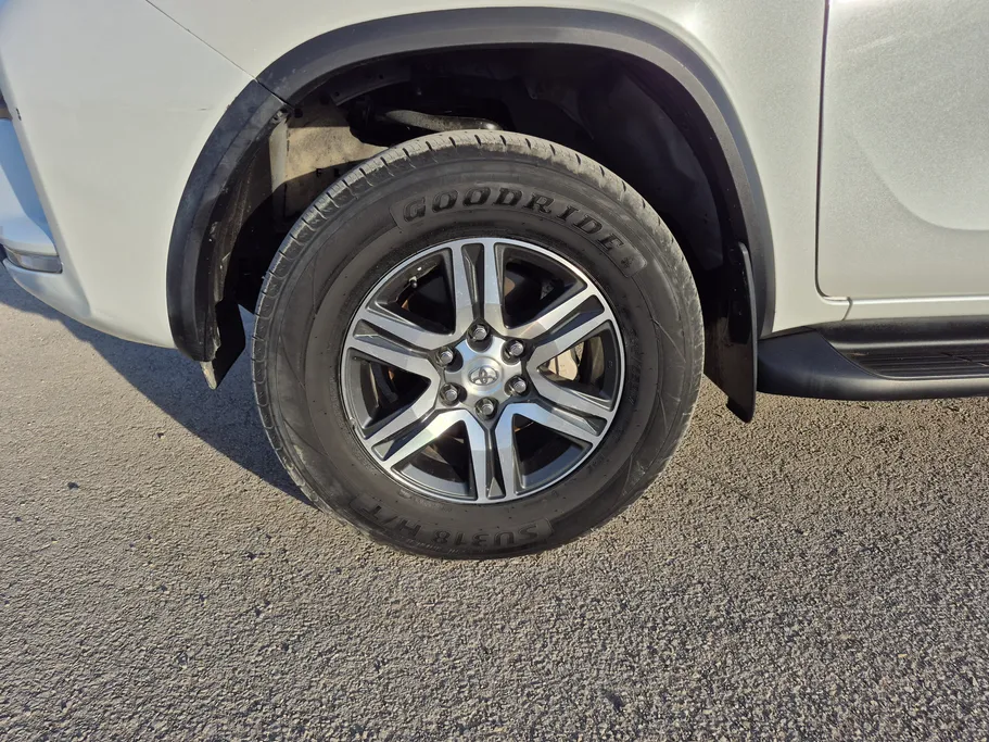 2023 Toyota Fortuner VX 