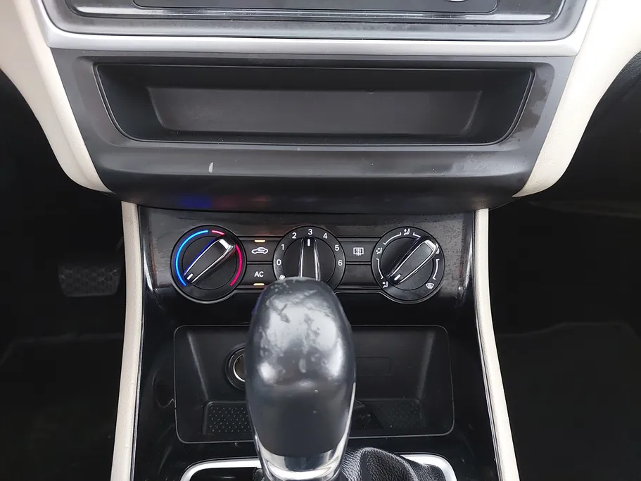 2023 MG 5 STD 