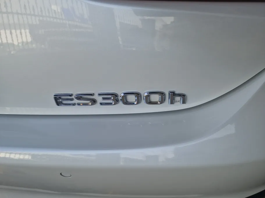 لكزس ES 300 H 2023 