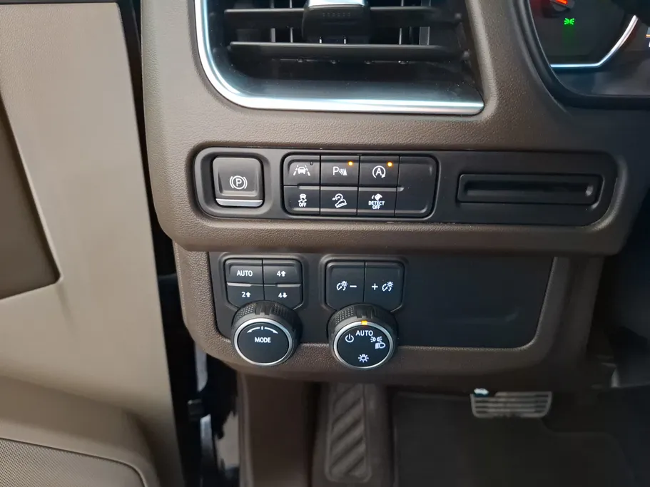 2024 Chevrolet Suburban LS 
