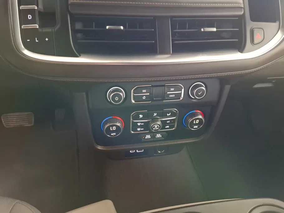 2024 Chevrolet Suburban LS 