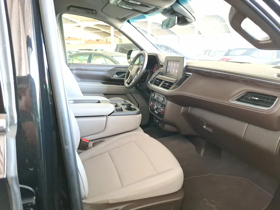 2024 Chevrolet Suburban LS 