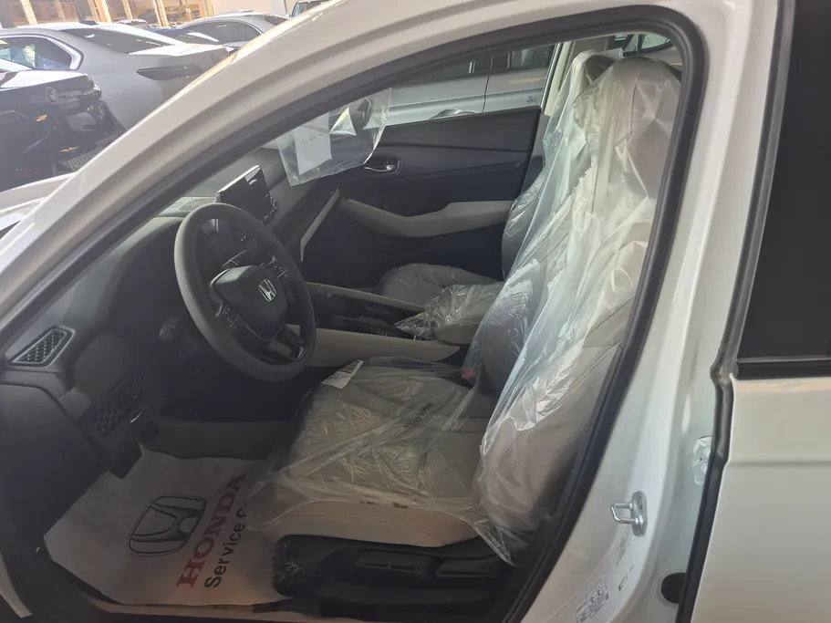 هوندا اكورد LX 2025 
