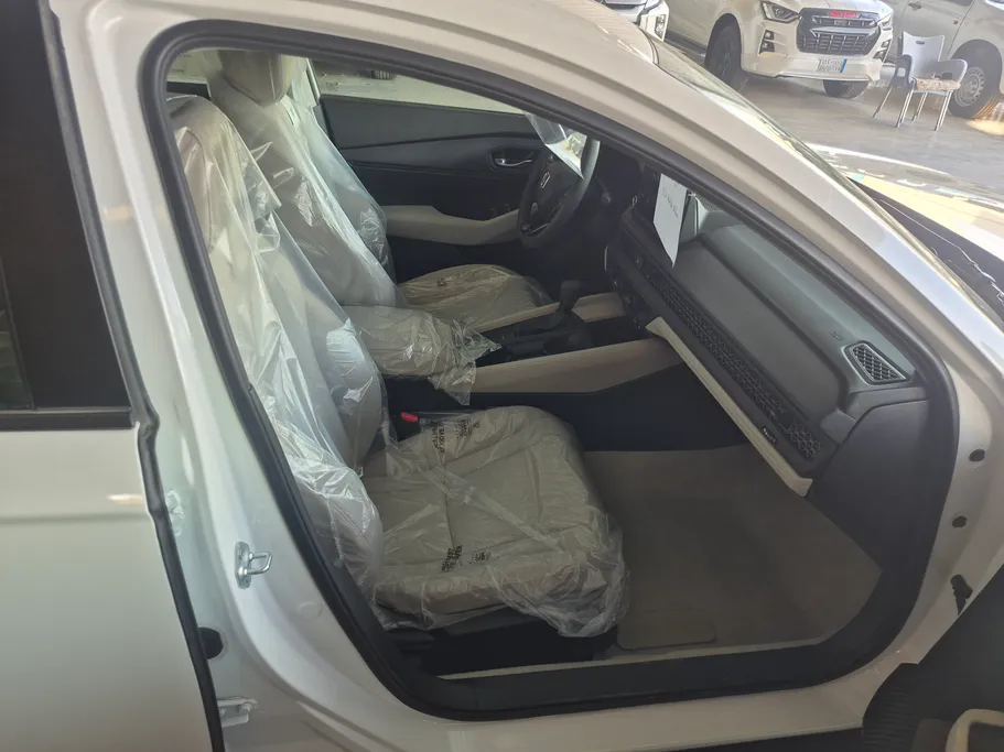 هوندا اكورد LX 2025 