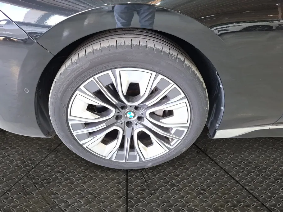 2024 BMW 7 Series 735i 