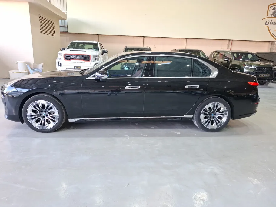 2024 BMW 7 Series 735i 