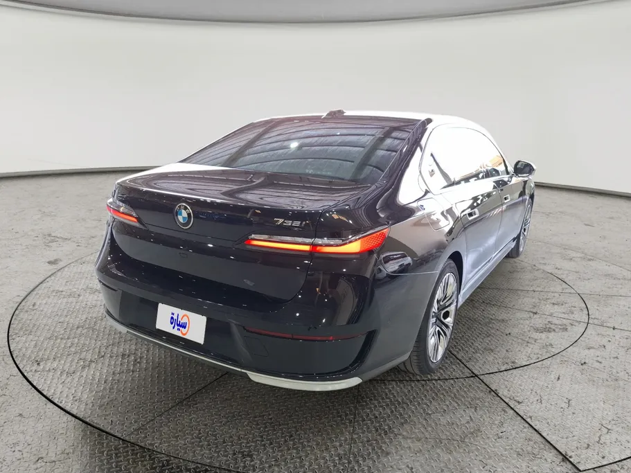 بي ام دبليو الفئة السابعة 735i 2024 