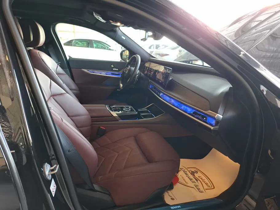 2024 BMW 7 Series 735i 