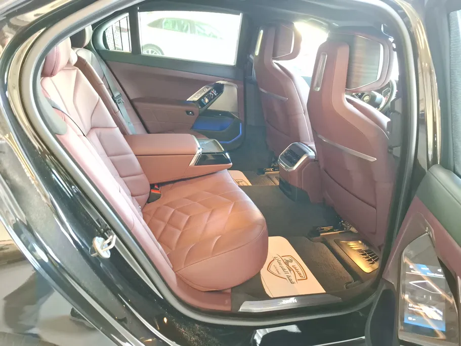 2024 BMW 7 Series 735i 
