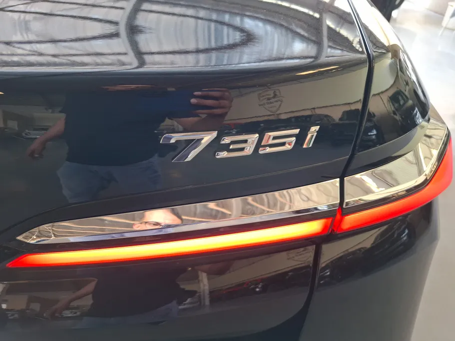 2024 BMW 7 Series 735i 