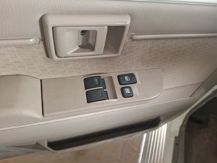 تويوتا ربع LX 2025 