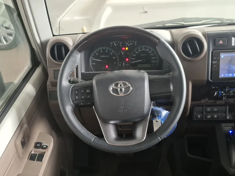 تويوتا ربع LX 2025 