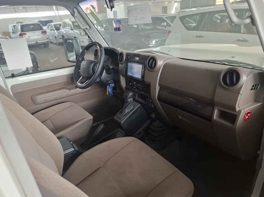 تويوتا ربع LX 2025 