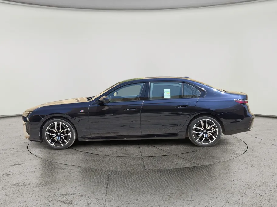 2025 BMW 7 Series 735i 