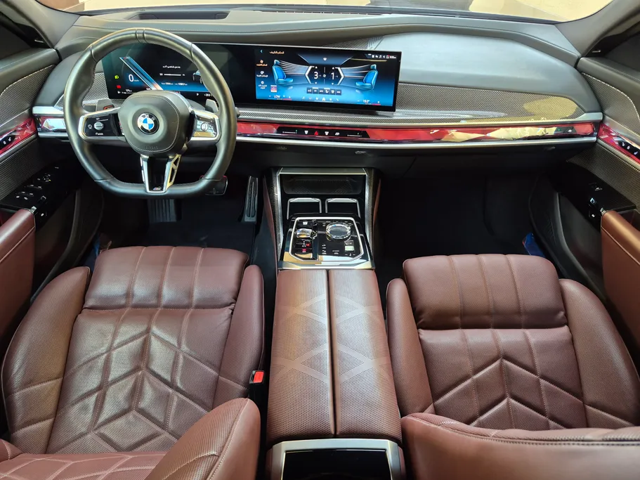 2025 BMW 7 Series 735i 