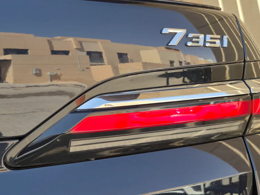 2025 BMW 7 Series 735i 