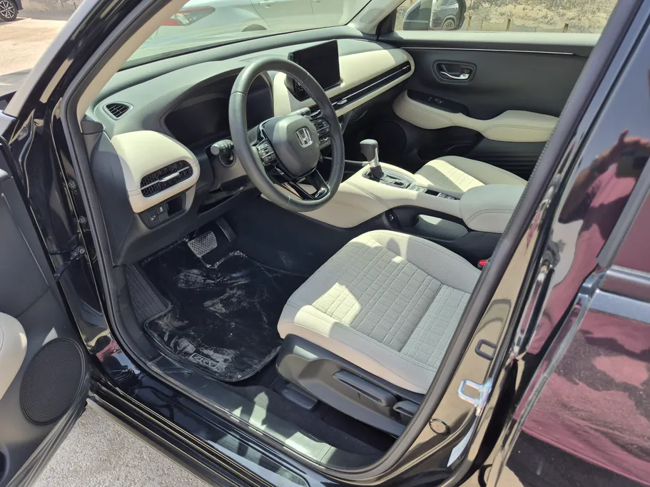 2025 Honda ZR-V LX 