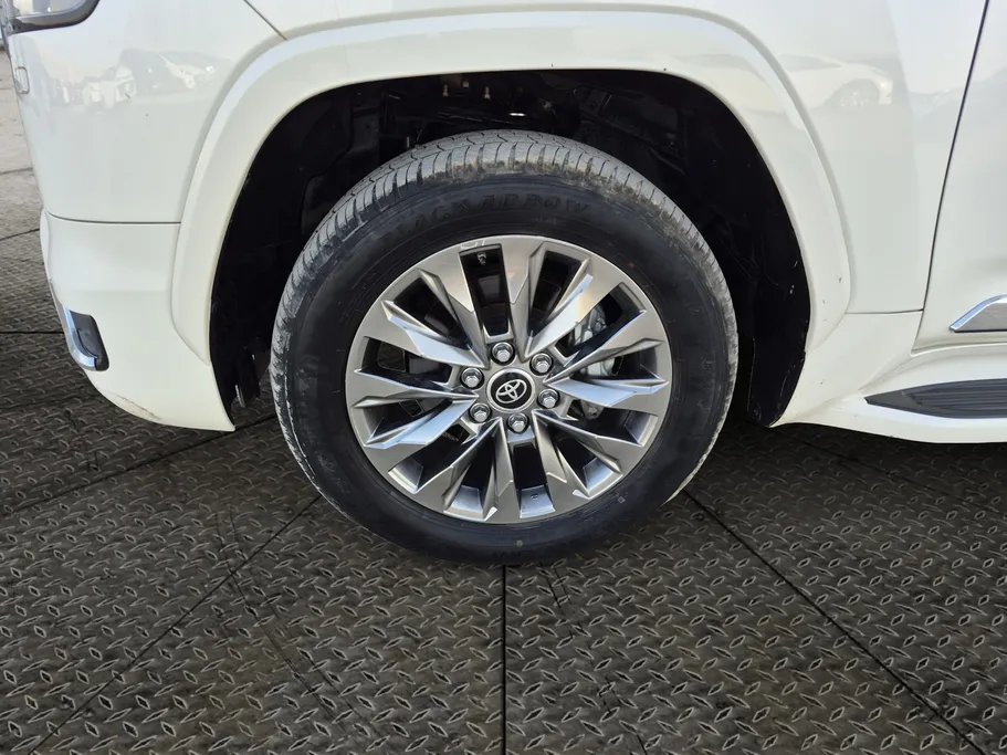 2023 Toyota Land Cruiser GXR4 