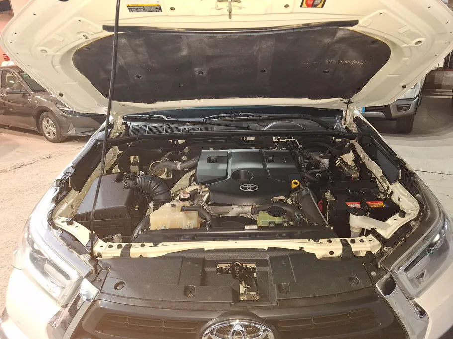 2023 Toyota Hilux SR5 