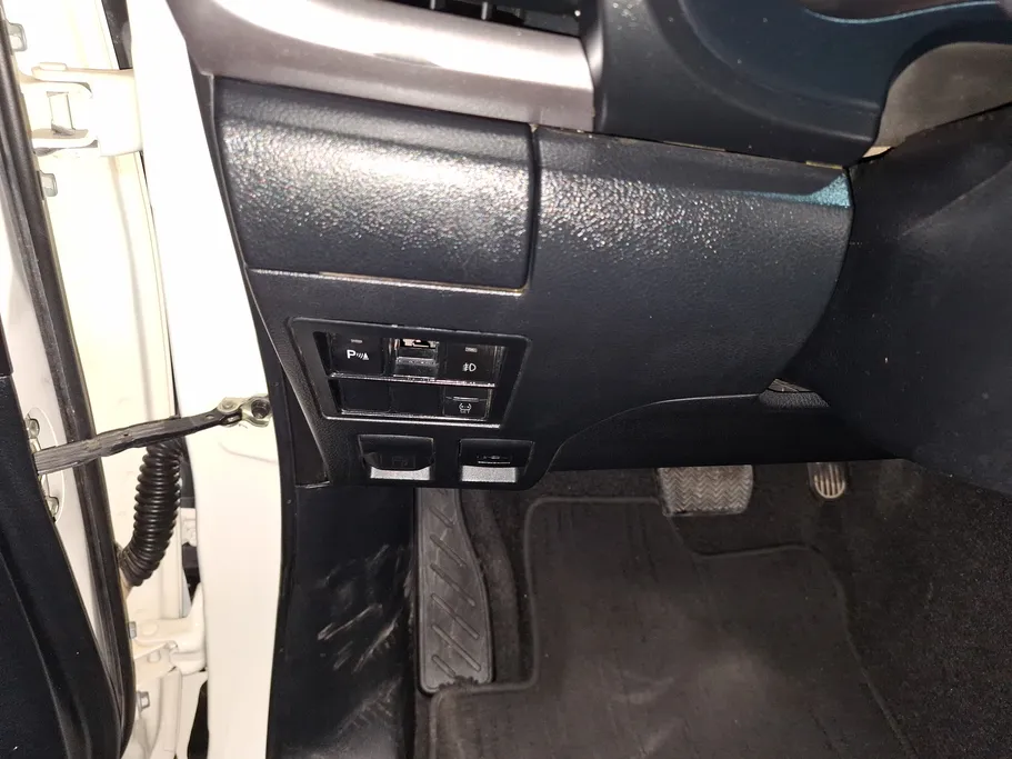 2023 Toyota Hilux SR5 