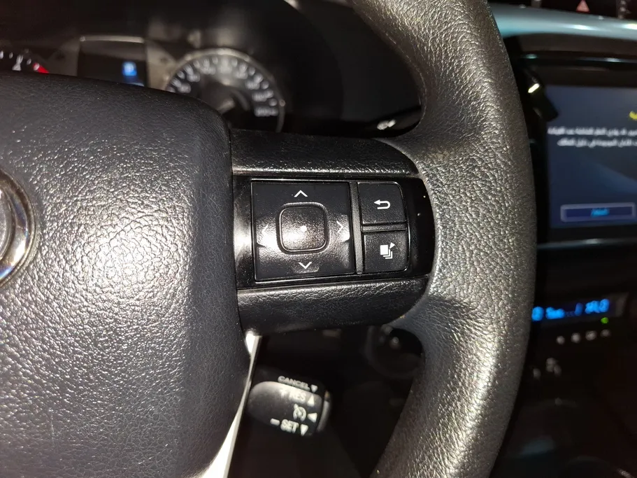 2023 Toyota Hilux SR5 