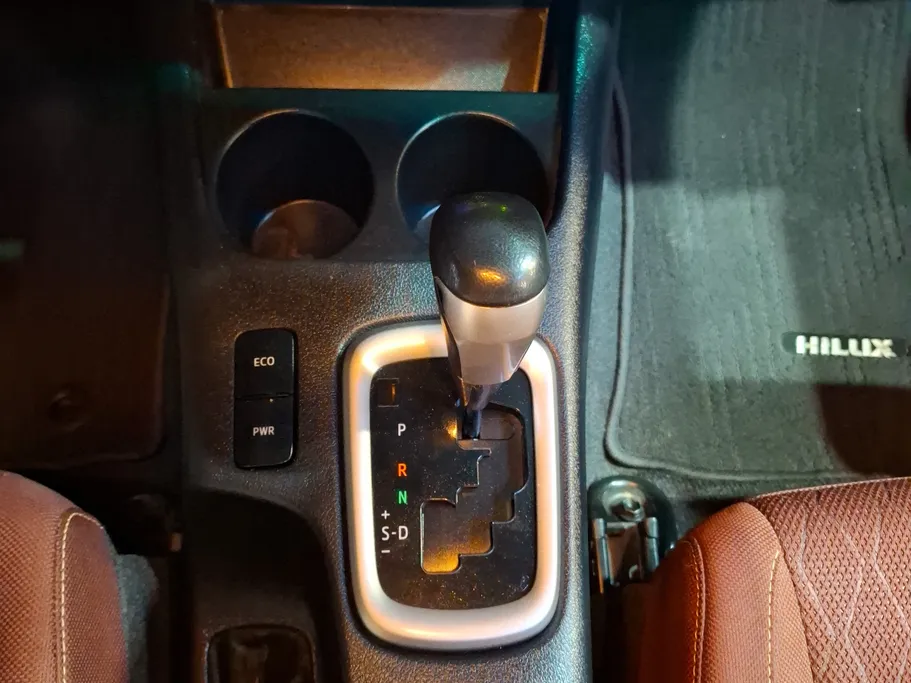 2023 Toyota Hilux SR5 