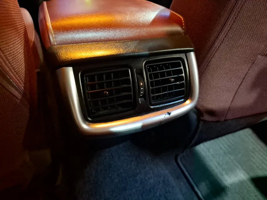 2023 Toyota Hilux SR5 