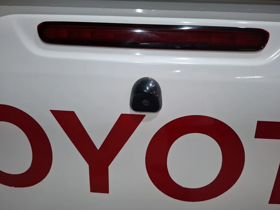 2023 Toyota Hilux SR5 