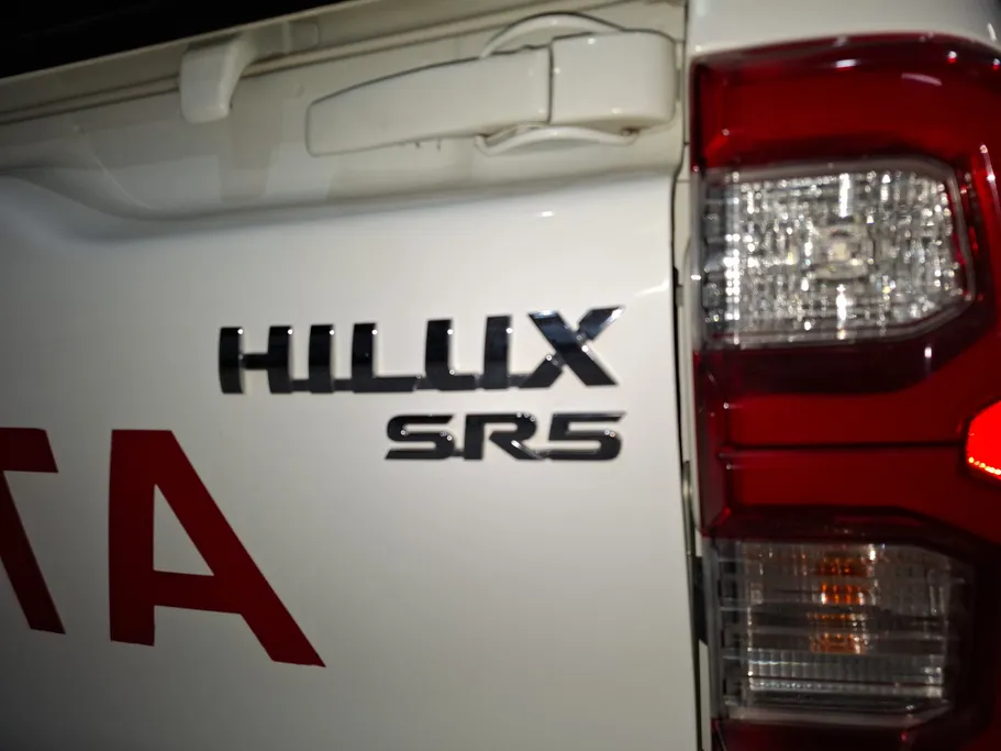 2023 Toyota Hilux SR5 