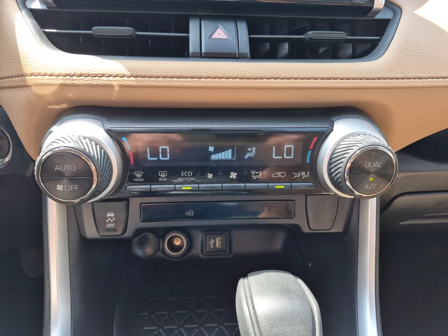 2024 Toyota RAV4 LE HEV 