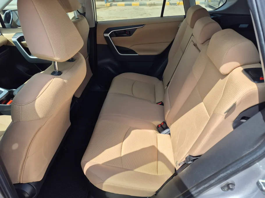 2024 Toyota RAV4 LE HEV 